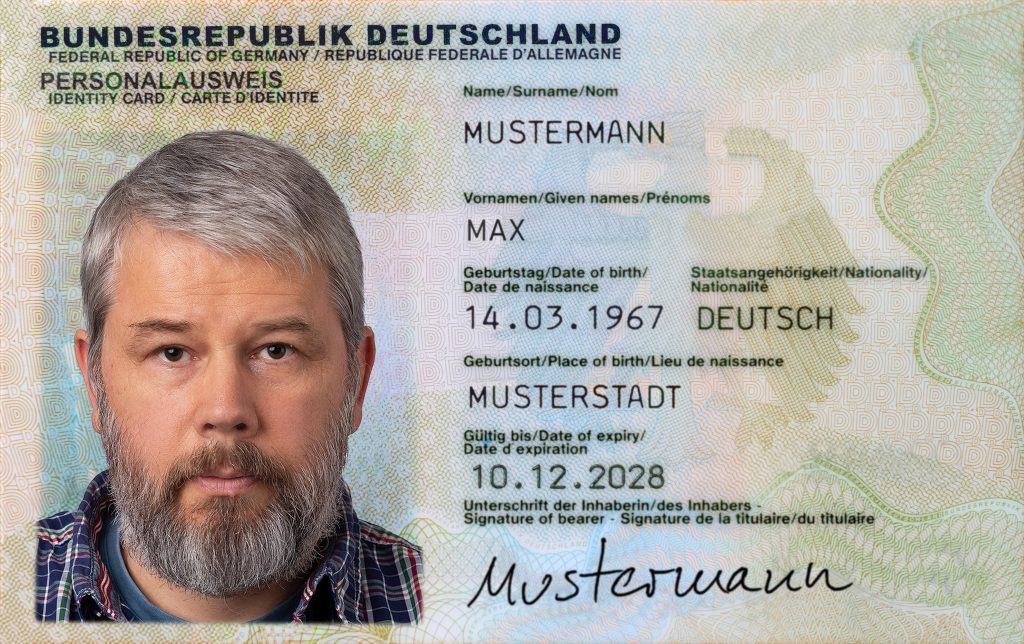 Warum die Beantragung eines deutschen Personalausweises Monate dauert – und wie wir es in Tagen schaffen. personalausweis der bundesrepublik deutschland mit name max mustermann