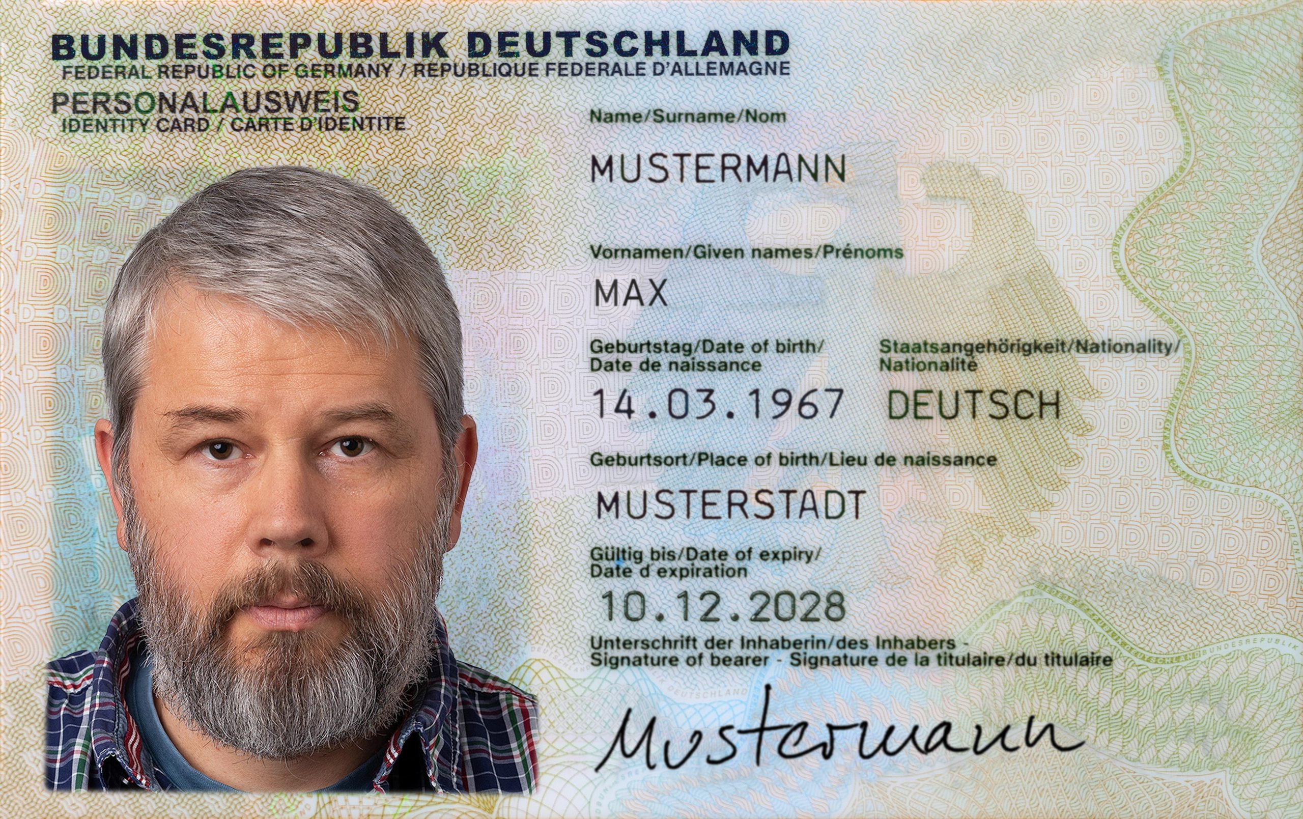 Warum die Beantragung eines deutschen Personalausweises Monate dauert – und wie wir es in Tagen schaffen. personalausweis der bundesrepublik deutschland mit name max mustermann